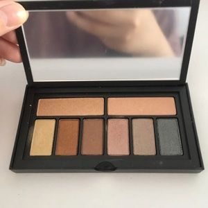 Smashbox Cover Shot in metallic eyeshadow